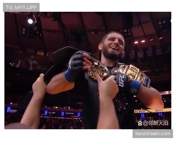 UFC搏击之夜：杰克·德拉·马达莱纳首回合手臂三角绞降服，快速终结比赛